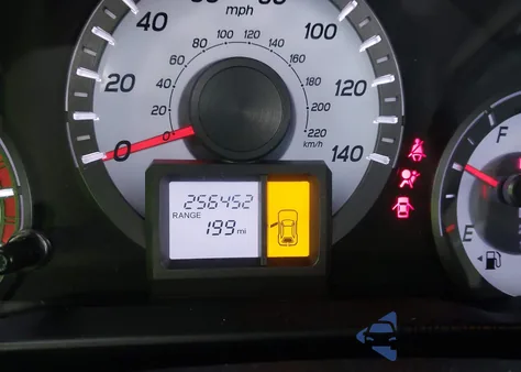 2014 Honda Pilot Lx z USA, uszkodzony, nr VIN 5FNYF3H2XEB012819